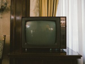 stary kineskopowy telewizor