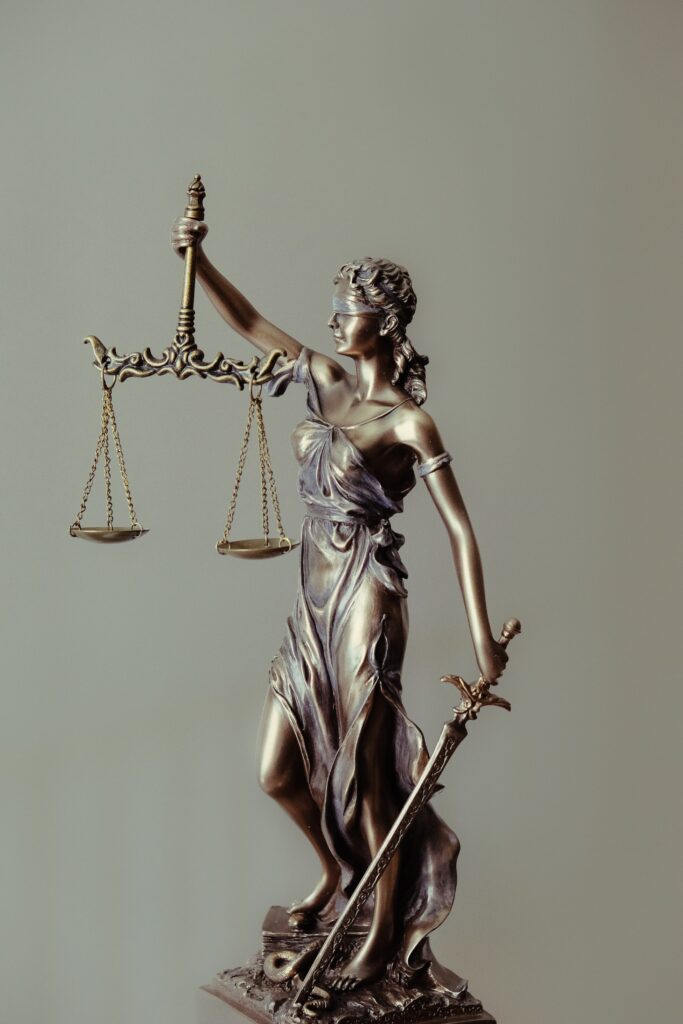 figurka sprawiedliwości